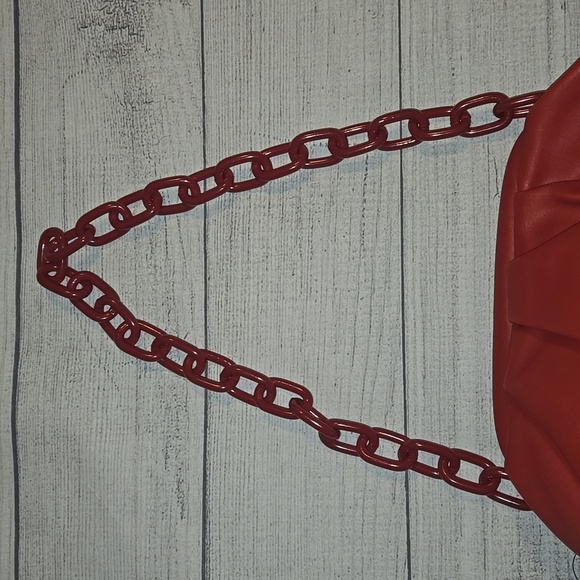 Badgley Mischka Wrapped Frame Clutch Shoulder Bag w/ Chain Link Red NWT - Picture 9 of 10